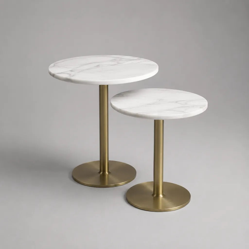Set di 2 tavolini rotondi in MDF effetto marmo e acciaio dorato, Ø 50 × H 55 cm e Ø 40 × H 45 cm