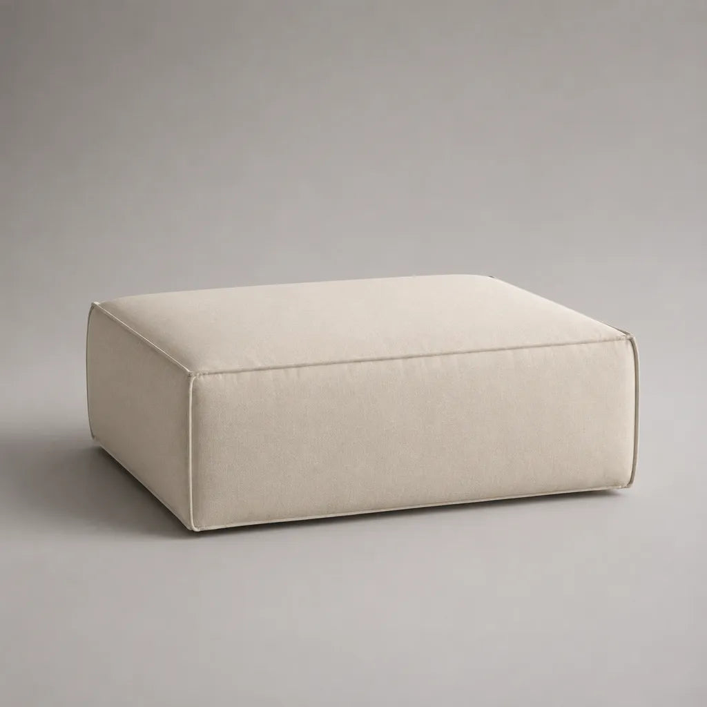 Pouf poggiapiedi quadrato imbottito in poliestere e schiuma poliuretanica crema, 80 × 80 × 35 cm